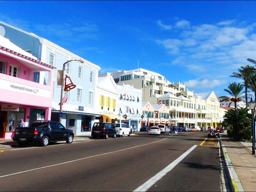 Bermuda Beach Escape and Shopping Excursion