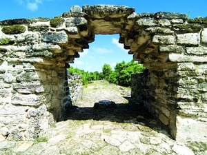 Cozumel Private Island Jeep Excursion with San Gervasio Mayan Ruins