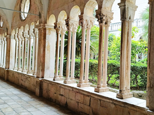 Dubrovnik Franciscan Monastery and Panoramic Boat Sightseeing Excursion