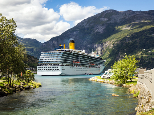 Geiranger  Norway Flydalsjuvet Viewpoint Cruise Excursion Booking