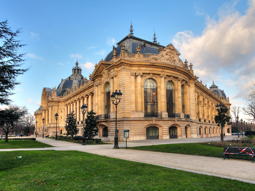 Le Havre (Paris)  France Louvre Pyramide / BBIC Tour Reservations