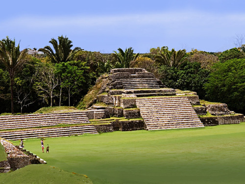 Belize City climbing the ruins Trip