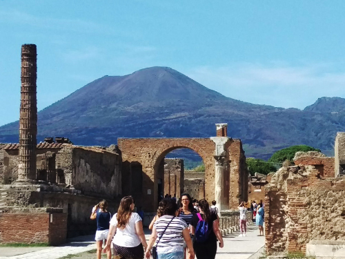 Naples (Capri)  Italy Lunch Sightseeing Tour Reservations