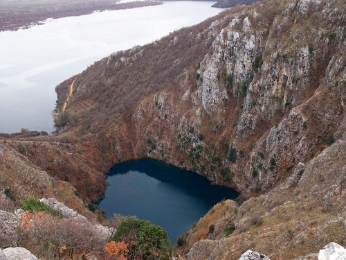 Split Imotski Lakes, Wine Tasting and Peka Lunch Excursion