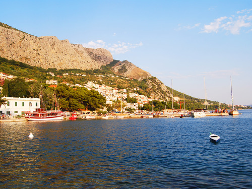 Split Pirates of Omis and Garage Wine Tasting Excursion